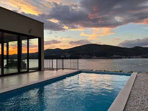 Βίλα σε Čiovo, Grad Trogir