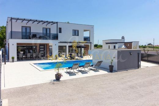 Villa a Marčana, Istria