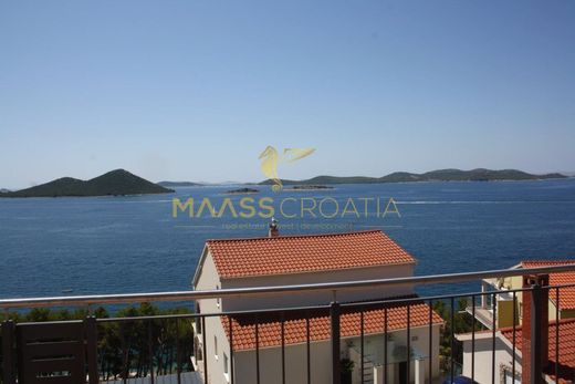 Luxe woning in Pakoštane, Zadar