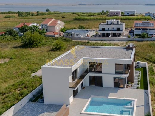 Luxe woning in Privlaka, Zadar