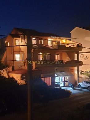 Πολυτελή κατοικία σε Lopar, Primorsko-Goranska
