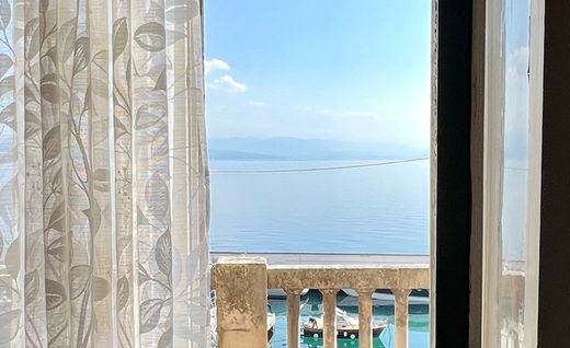 Opatija, Istriaのアパートメント