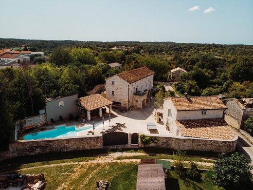 Boerderij in Tinjan, Istria