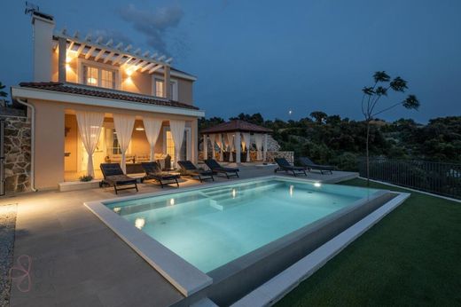 Villa in Ražanj, Grad Šibenik