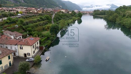 빌라 / Sarnico, Provincia di Bergamo
