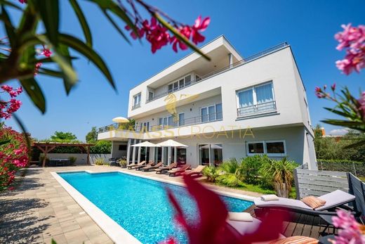 Luxe woning in Pula, Grad Pula