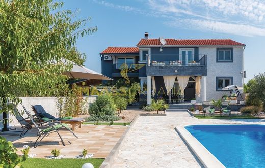 Casa de lujo en Šibenik, Grad Šibenik