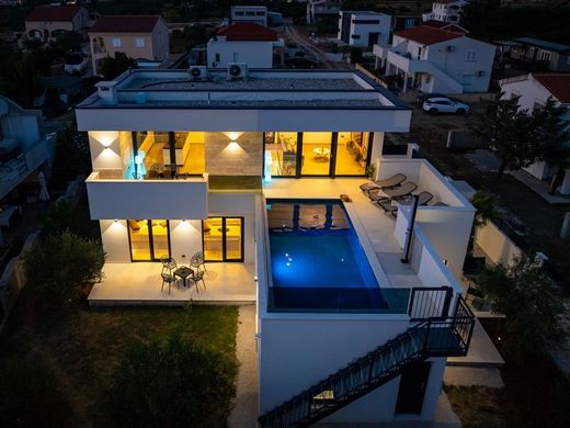 Villa in Vrsi, Zadar