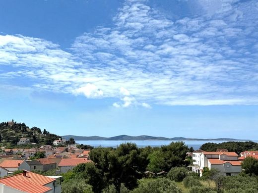 Casa di lusso a Tribunj, Sibenik-Knin