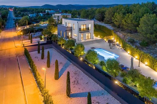 Willa w Šibenik, Grad Šibenik