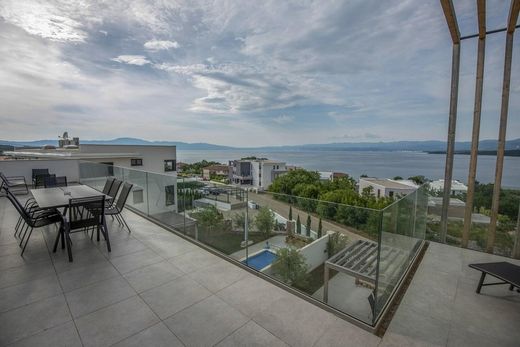 Penthouse in Malinska, Malinska-Dubašnica