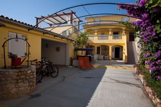 호화 저택 / Poljana, Preko