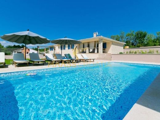 호화 저택 / Labin, Grad Labin