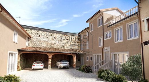 Apartament w Desenzano del Garda, Provincia di Brescia