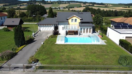 Luxe woning in Neukirchen bei Lambach, Wels-Land