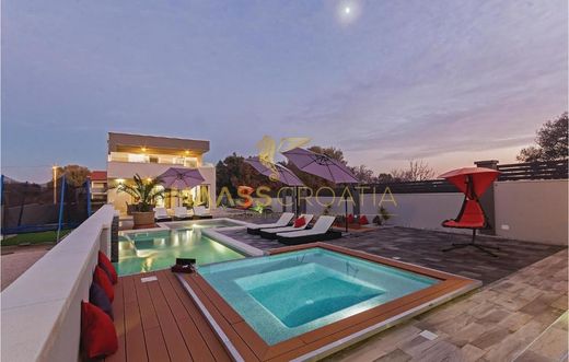 Casa de lujo en Šišan, Ližnjan-Lisignano