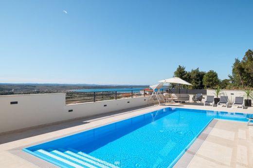 Villa a Ražanac, Zadar