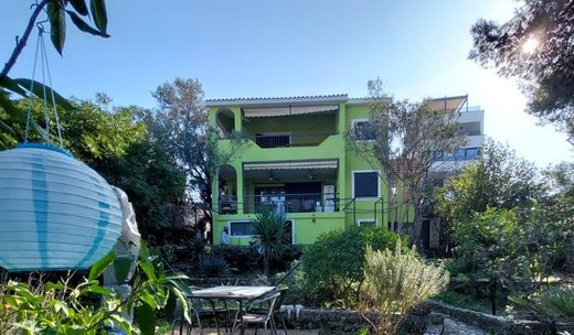 Luxury home in Okrug Gornji, Okrug