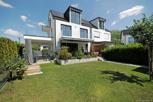 Luxury home in Brunnthal, Upper Bavaria
