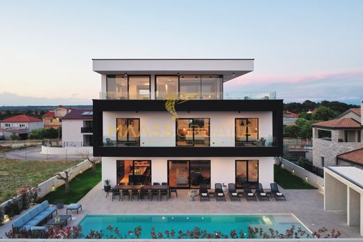 빌라 / Banjole, Medulin