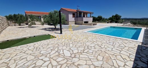 호화 저택 / Pakoštane, Zadar