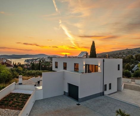 Villa in Brac, Split-Dalmatia