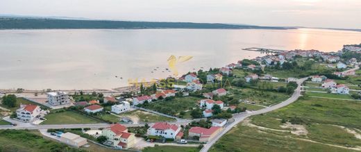 Grond in Ljubač, Ražanac