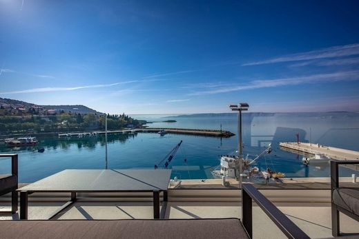 Apartment for sale in Klenovica