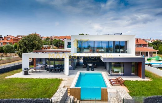 빌라 / Ližnjan, Ližnjan-Lisignano