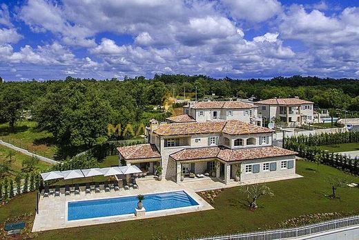 빌라 / Ladići, Kanfanar