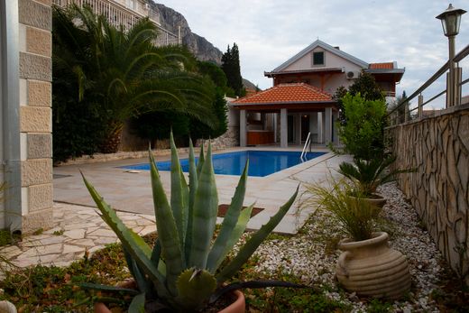 Villa en Blizikuće, Budva