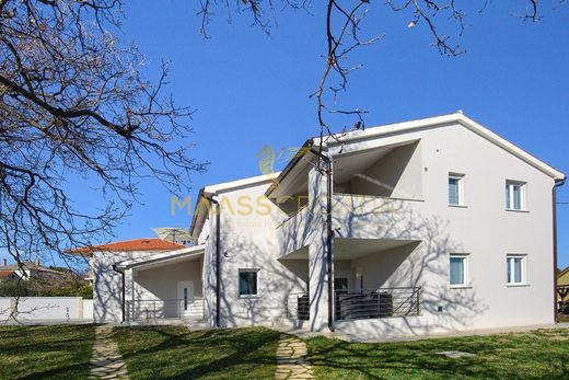 Luxury home in Ližnjan, Ližnjan-Lisignano