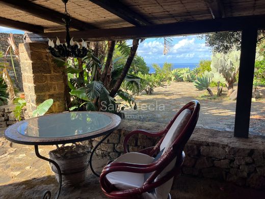 Luxe woning in Pantelleria, Trapani