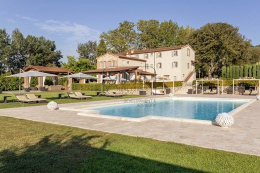 Villa Pieve a Nievole, Pistoia ilçesinde