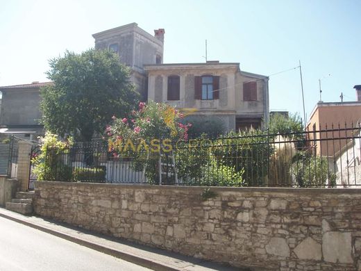 Luxe woning in Pula, Grad Pula