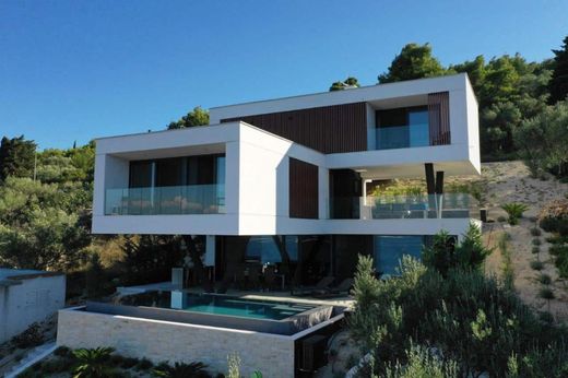 빌라 / Ugljan, Preko