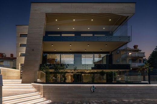 Malinska, Malinska-Dubašnicaのペントハウス