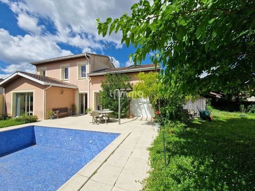Luxury home in Le Bouscat, Gironde