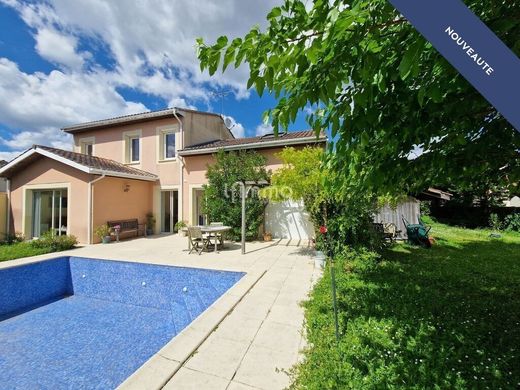 Luxury home in Le Bouscat, Gironde