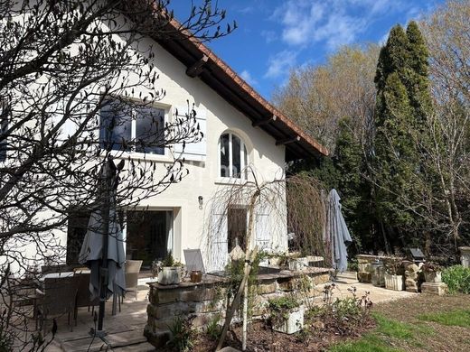 Casa di lusso a Aydoilles, Vosgi