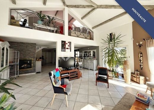 Luxury home in Sain-Bel, Rhône