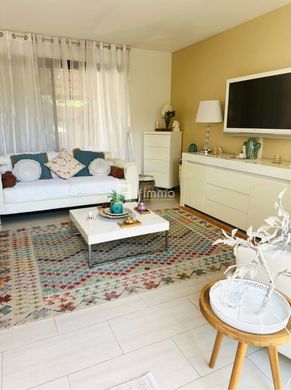 Luxury home in Villeneuve-Loubet, Alpes-Maritimes