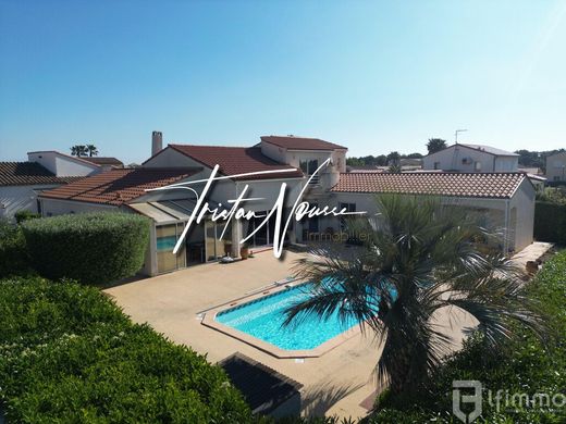 Luxury home in Saint-Cyprien, Pyrénées-Orientales