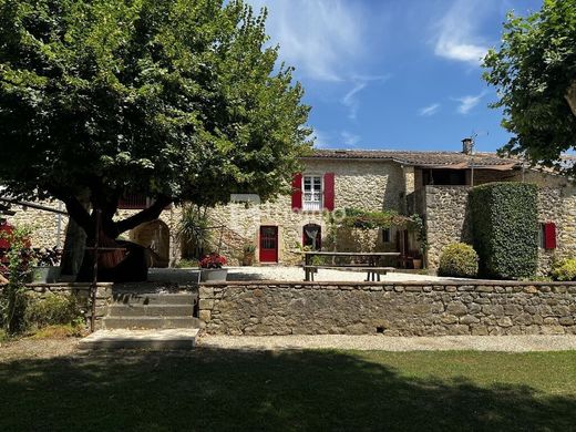 Maison de luxe à Saint-Jean-de-Maruéjols-et-Avéjan, Gard