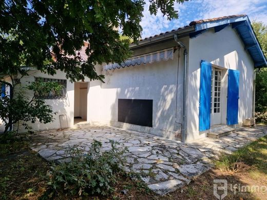 Casa di lusso a Andernos-les-Bains, Gironda