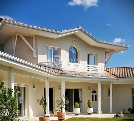 Luxury home in Arès, Gironde