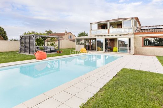 Casa di lusso a Cornebarrieu, Alta Garonna