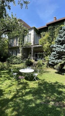 Luxury home in Saint-Chamond, Loire