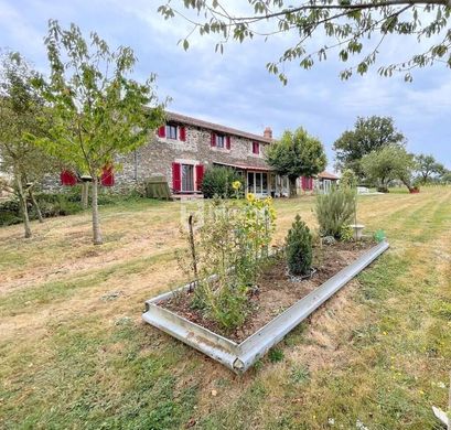 Villa in Peyrat-de-Bellac, Haute-Vienne