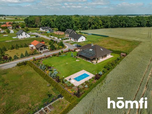 Luxury home in Zamek Bierzgłowski, Torun County